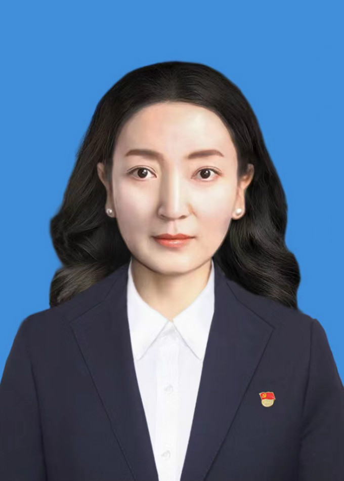 西    虹（黨委專職副書記、工會(huì)主席）